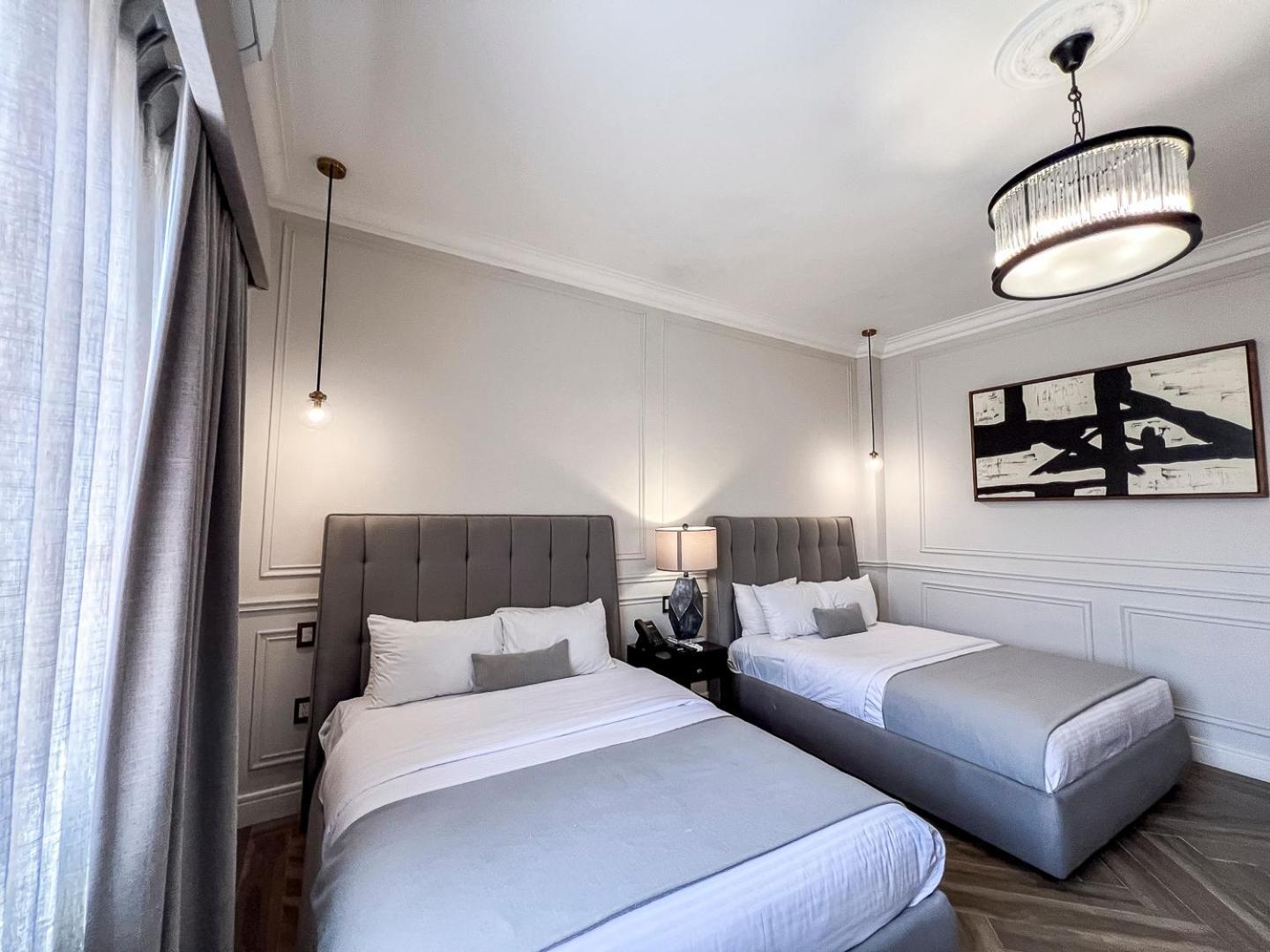 Hotel Mansion E Borbon Leon Ngoại thất bức ảnh