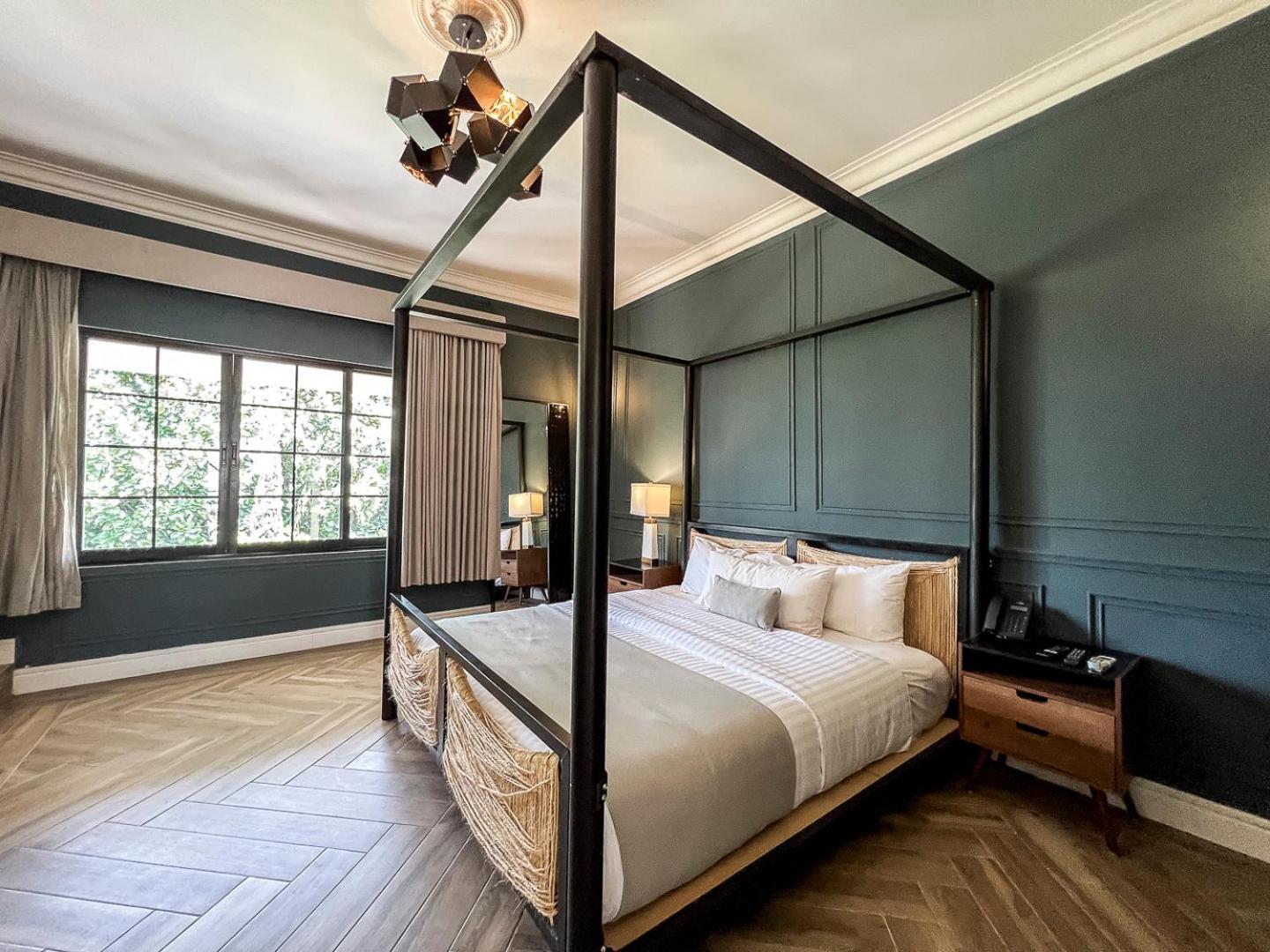 Hotel Mansion E Borbon Leon Ngoại thất bức ảnh